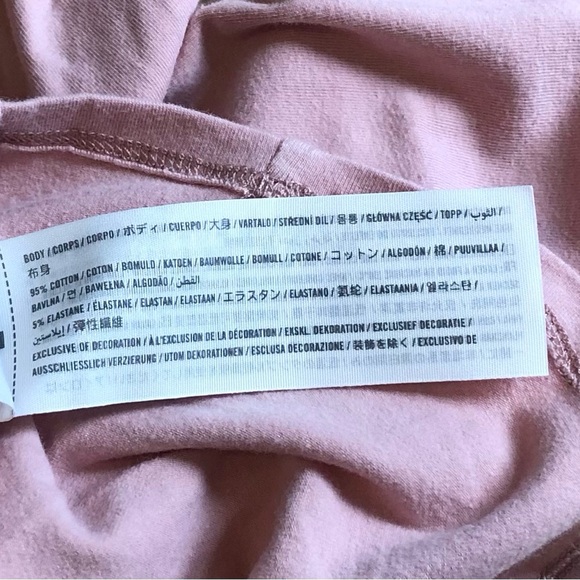 Hollister Long Sleeve Crop Baby Tee Size XS. - Picture 4 of 6